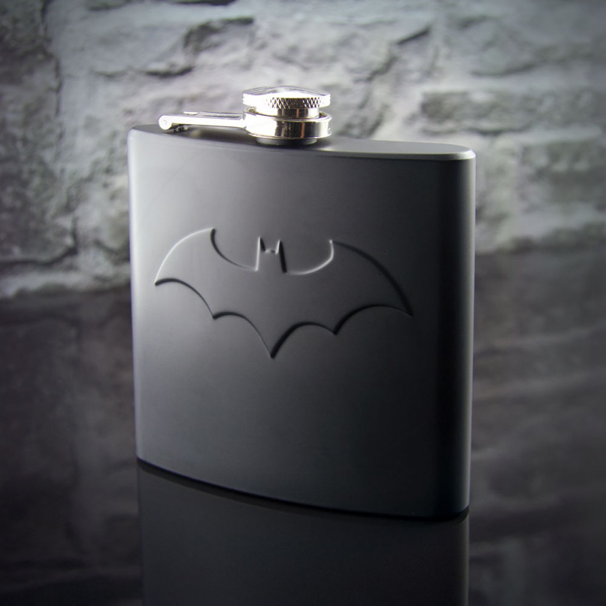 batman hip flask logo 2